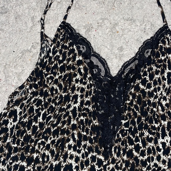 Cute cheetah print top - Picture 2 of 3